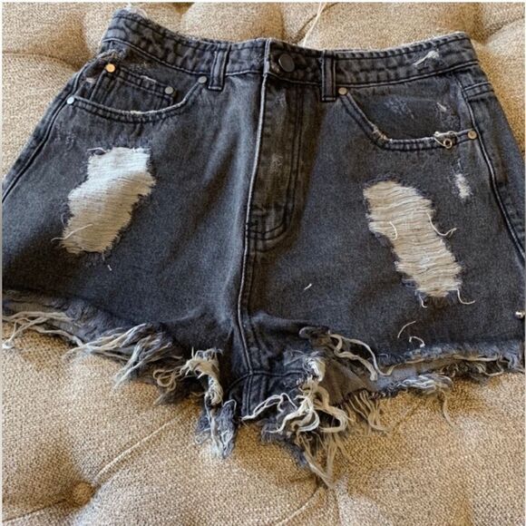 Distressed Denim‎  Shorts - Picture 4 of 9